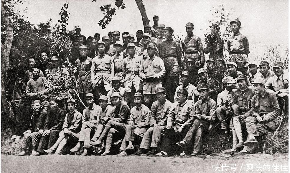 在抗日战争时期, 共产党的军队叫做八路军,