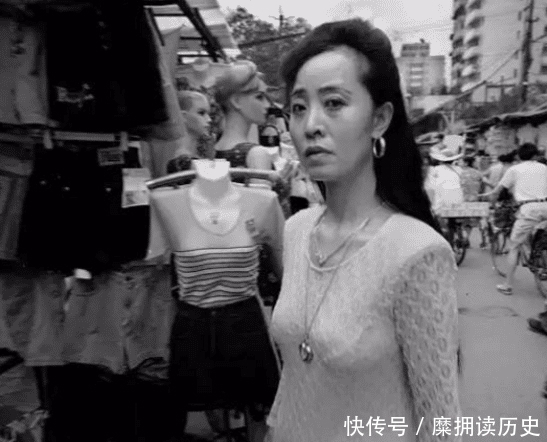 「标配」老照片走进90年代成都街头, 那时候富人的标配