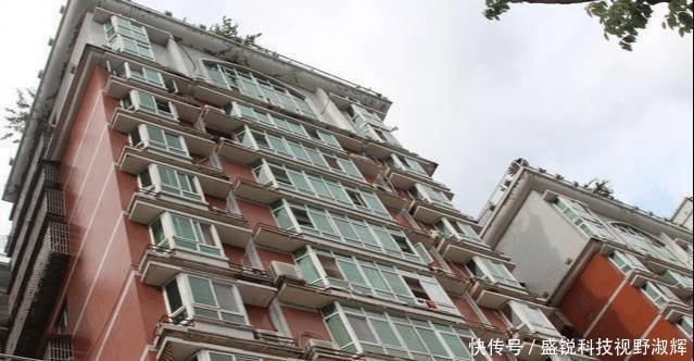  房子@“城里买房”和“农村盖房”，多年后谁过得更舒坦？听听老农咋说