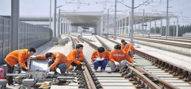  「高铁」这两个省份人民有福了，修建的新高铁预计年底通车，是
