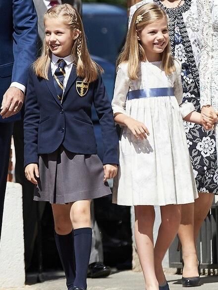 西班牙公主姐妹花不同命，姐姐挑女王重担妹妹更自由