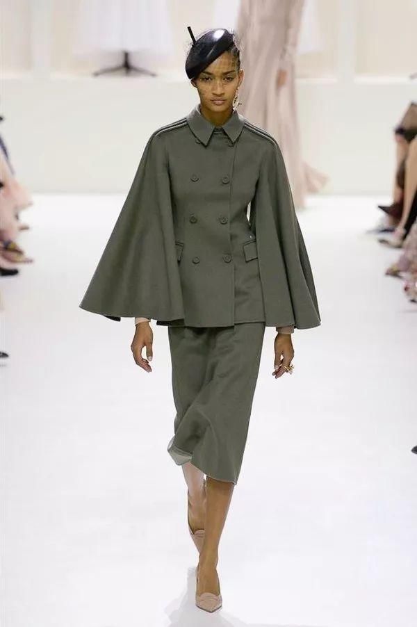 迪奥究竟有什么魔法让景甜如此着迷?