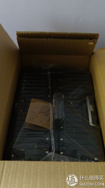 便宜量足的大容量行李箱:网易严选28寸pc铝框拉杆箱