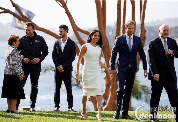 深扒 | 抢在断货前，赶紧把梅根出访澳新的每一件都买了!