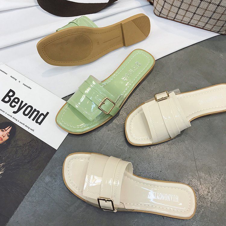 男人超喜欢女人这样穿凉鞋，小巧玲珑的设计，展现时尚个性的你