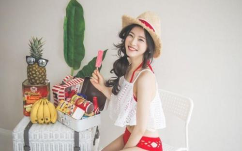 身形有致的比基尼泳衣美女，曼妙身姿，尽显高挑有型的美感！