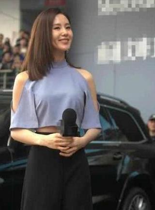 刘诗诗穿阔腰裤，再看看志玲姐姐，网友：终于知道胯宽有多痛苦了