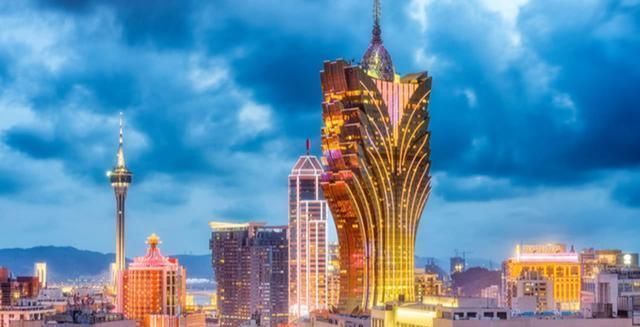 我国一个“土豪”城市，人均GDP达50万，这也是一个购物天堂