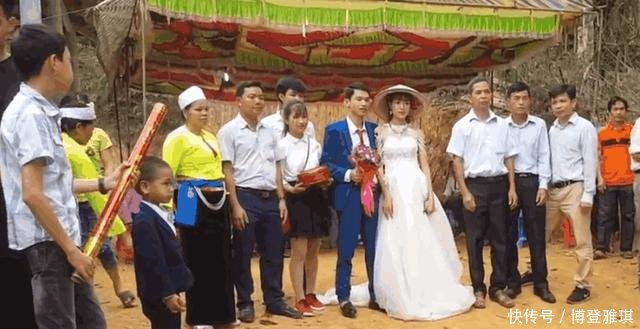 中国游客实拍越南农村新娘出嫁，你觉得长相好看吗