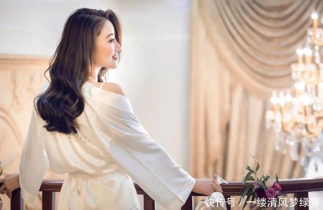 #太美#Oh my god!这些新娘婚礼晨袍也太美了吧
