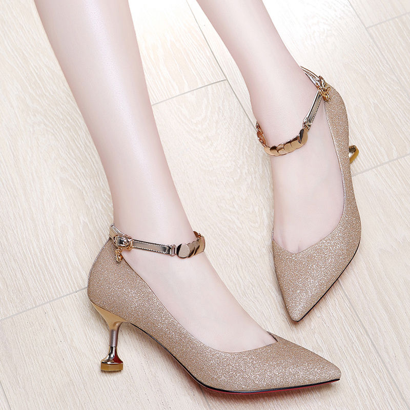 女人鞋子别穿太寒酸，看看下面这新款高跟鞋，从脚绽放美丽