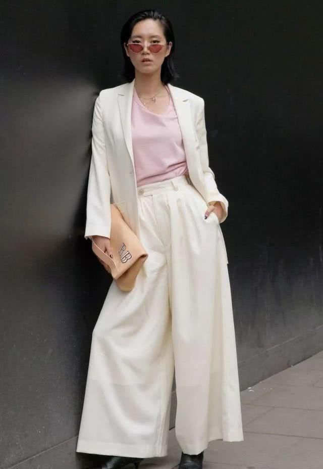  [太漂亮]太漂亮了！那件品类，能搭配你衣橱里90％的上衣外套！