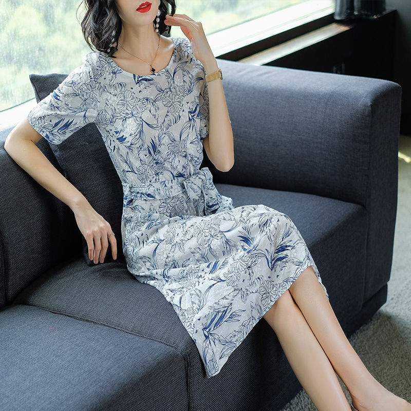 40多岁女人就穿这种透气“减龄服”，超显年轻，夏季也能美翻天