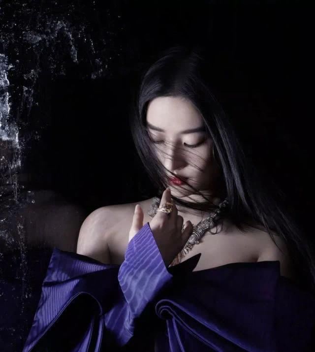 『蓝色调』不屑一顾垮脸、舍弃取悦的变坏幂,居然那么帅?