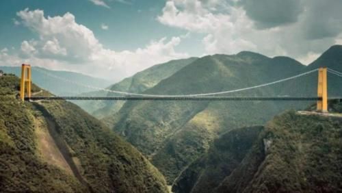  #不少#世界第一的“悬索桥”，动用“火箭”来修建，看了你可能