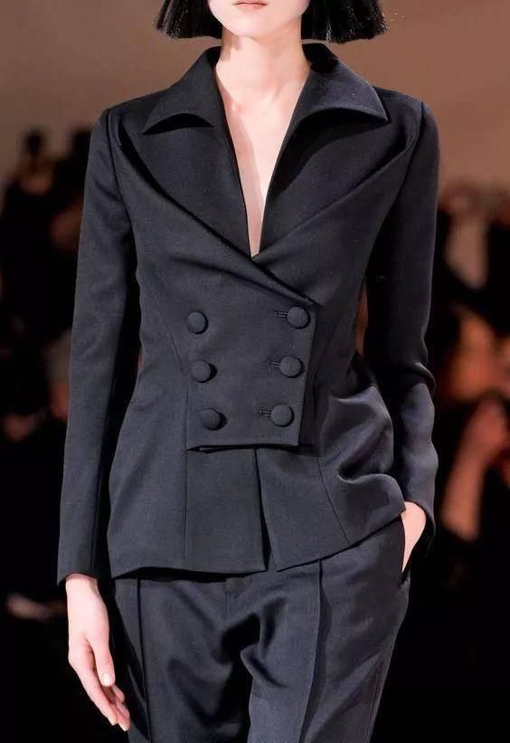  『时装画技法』时装系统里最难穿的一种类型——西装，在大牌设计师手下是如何被重塑？