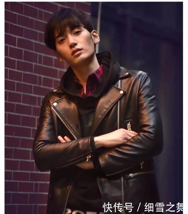 #素色#秋季夹克该选什么款式?三款经典夹克让你帅气过秋!