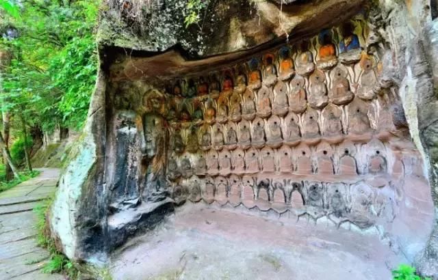 家底厚底气足!成都这座小城比敦煌还要辉煌，却低调得令人心疼!