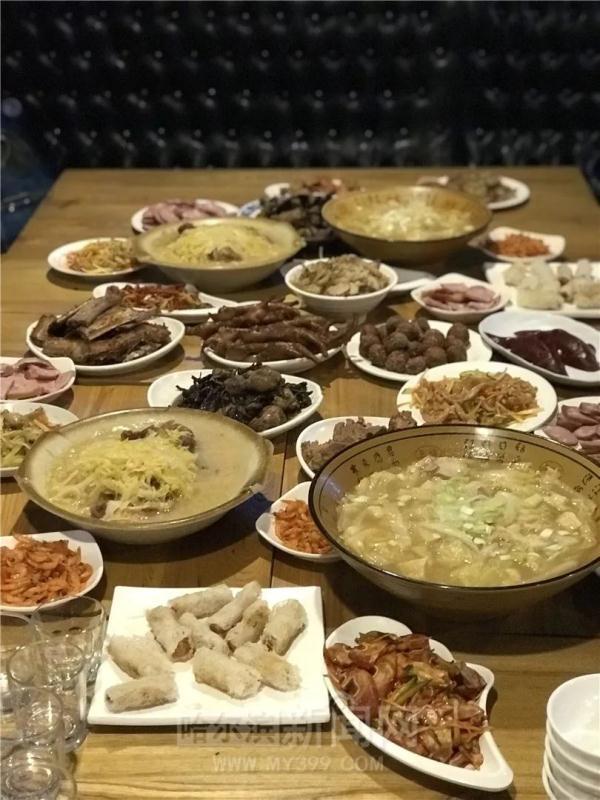 18道菜最先光盘的是它｜老道外青旅里的大年夜