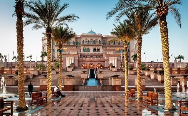 全球唯一的八星级酒店，耗资30亿美元打造，员工比客人还要多