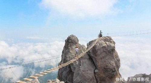 全球11大最著名的恐怖吊桥,中国华山索道上榜,你去走过吗?