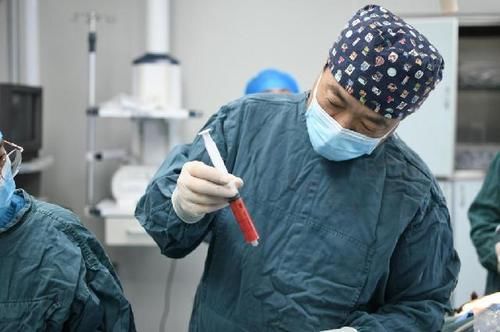  『手术』卧蚕能通过手术方法做出来吗？