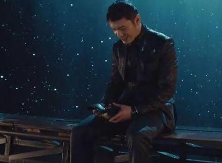 黄晓明深夜发文，1句话暴露18亿幕后黑手，最对不起的人居然是她