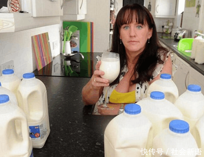 女子不吃饭只喝奶坚持了20年, 身体发生了翻天覆地的变化, 如今55