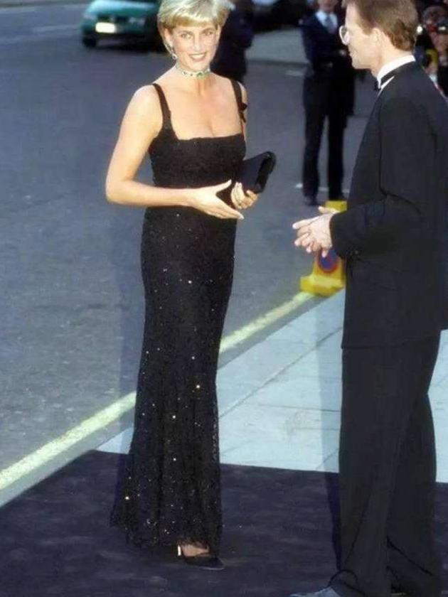 戴安娜王妃生前经典老照片, 一颦一笑尽显优雅, 惊艳众人