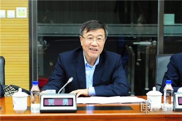 黑龙江出入境边防检查总站与省农业银行召开警银合作总结推进会