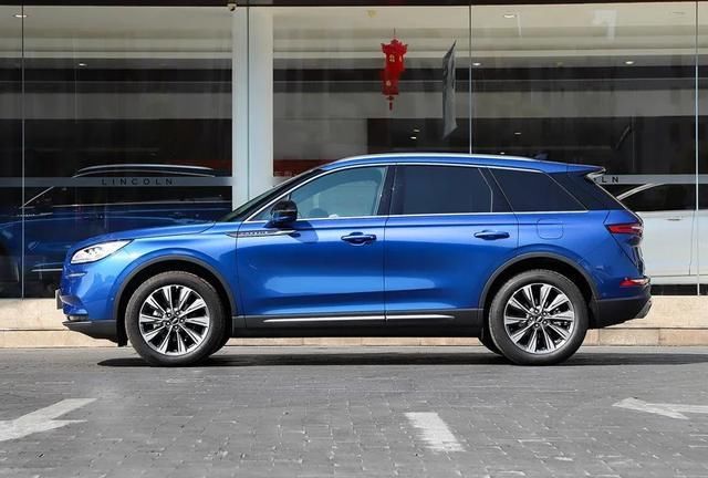  [虚拟座舱系统]30万买豪华SUV，你纠结的这几款，我都帮你盘清楚了！
