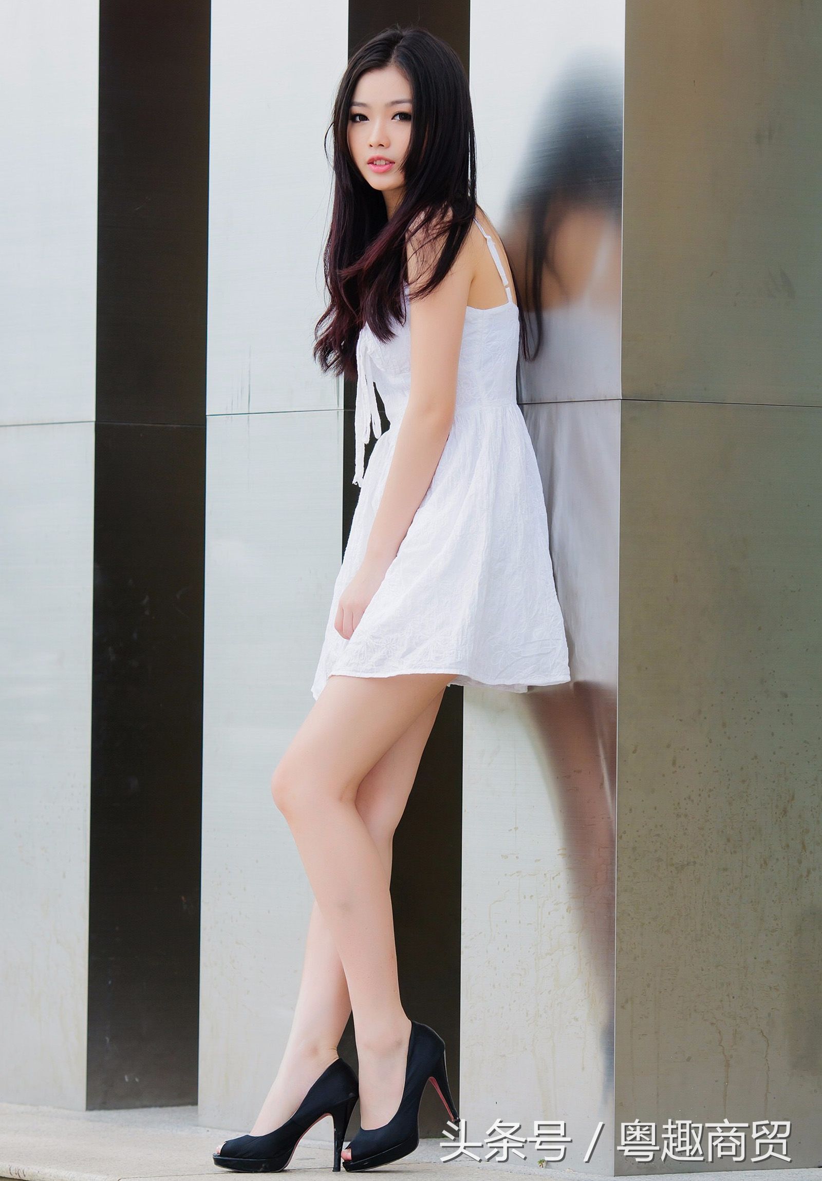 裸腿高跟鞋挺性感的