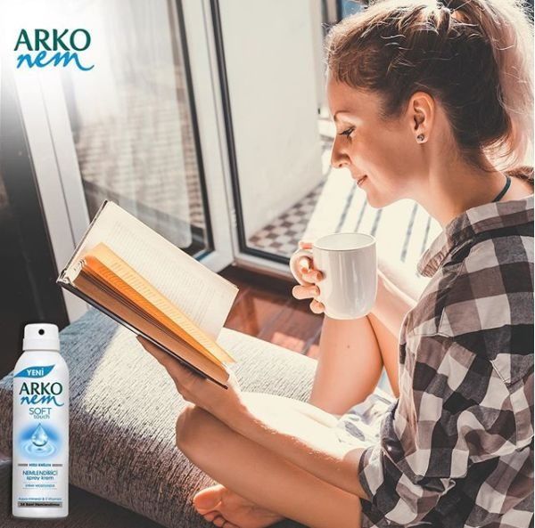 当身体乳喷遍全身，婴儿般的水润肌肤迅速封锁~