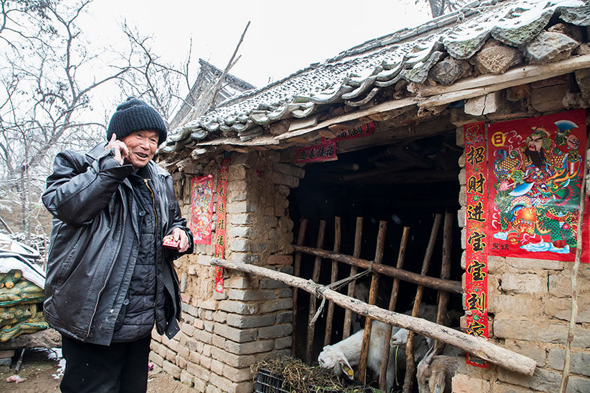 黄河从这决口改入黄海为渤海，这里的村庄要消失，镜头为百姓存照