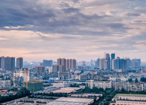  誉为@曾经的首个直辖市：被誉为“东方芝加哥”，如今却已被成都