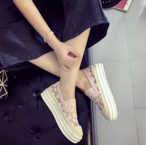 有一种鞋:叫平底单鞋，比高跟鞋舒服，比休闲鞋好看，舒适又洋气