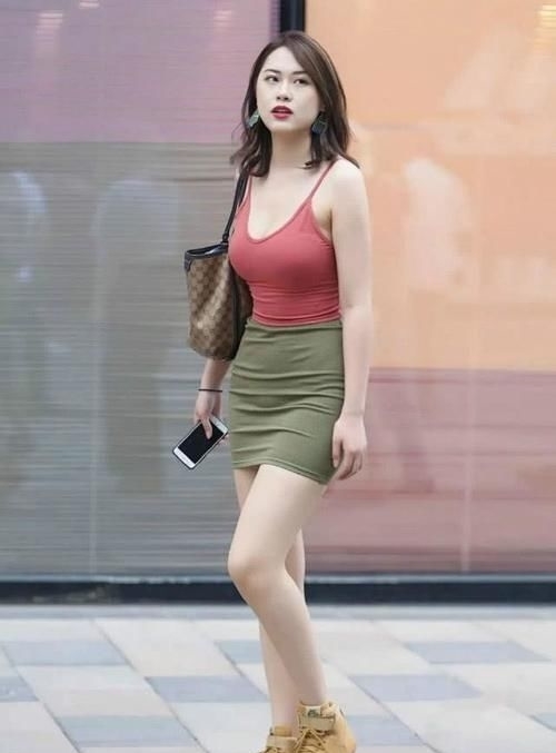  微胖|一条“御姐范”的连衣裙，微胖女神穿出了自己的“特点”