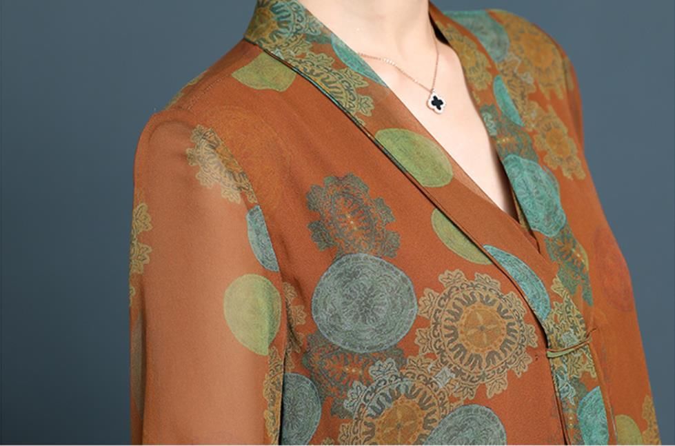 39岁的妈妈真没故意扮嫩，全靠减龄连衣裙，嫩的像20岁小姑娘