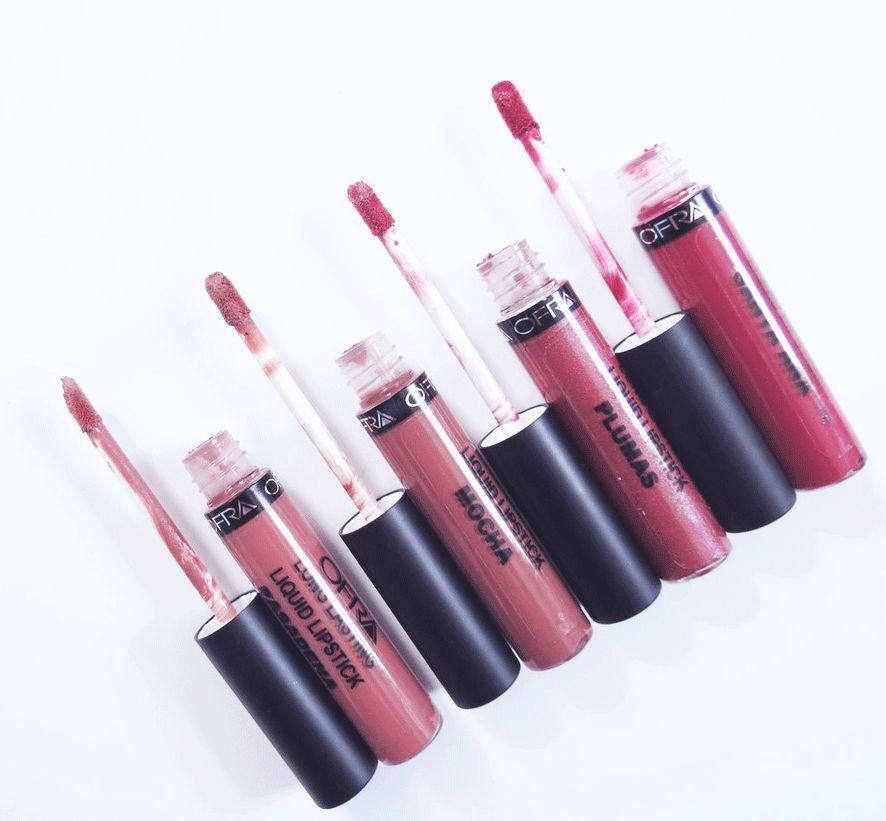 为了试出吃火锅都不掉色的唇膏,我们真的吃了顿火锅!