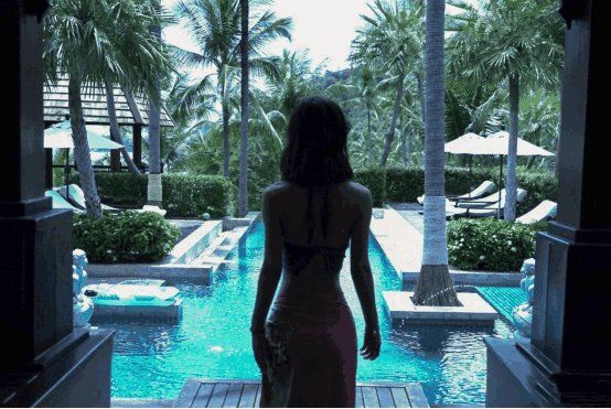 赵丽颖s型腰身现身粉丝见面会, 小腹平平破除怀孕谣言