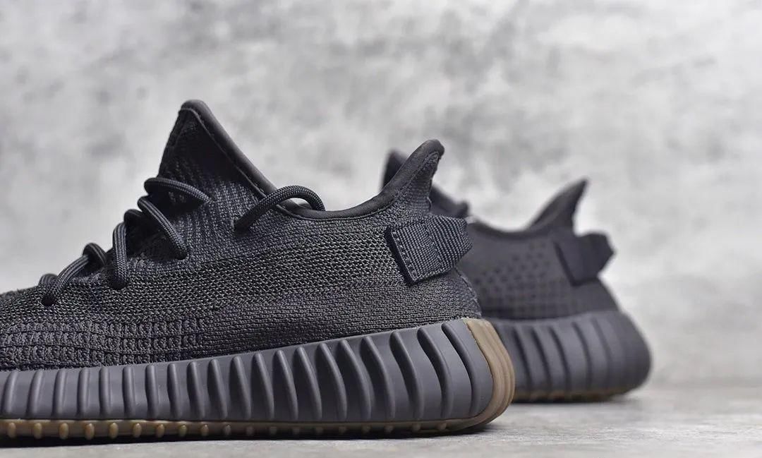 『椰子』Yezzy350黑生胶人气下降,椰子不香了吗?
