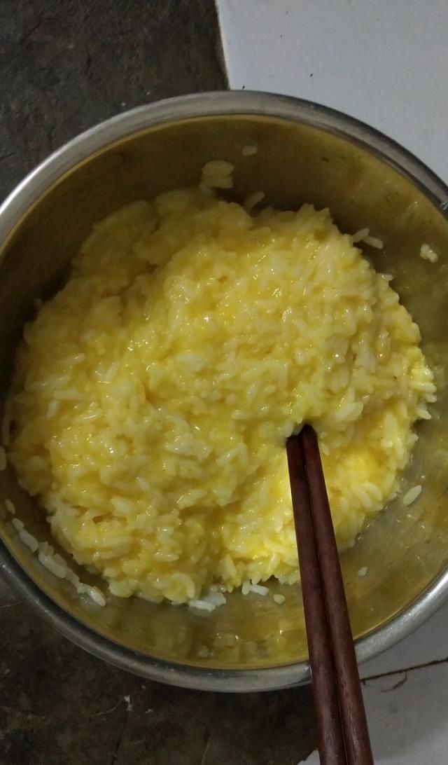  鸡蛋■黄金蛋炒饭这样做，比加肉还香，炒一锅根本不够吃