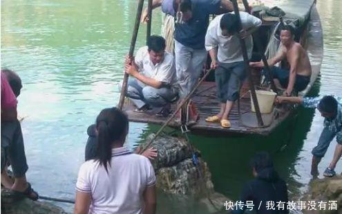  「石头」几块钱一斤的玉石你敢买吗？还不如去捡石头呢！