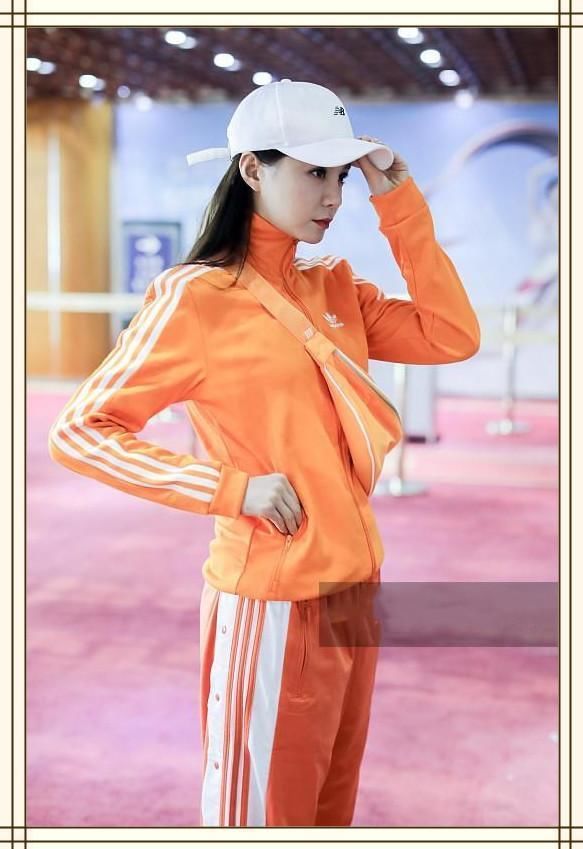 没蔡依林气场真别穿橘色运动装，像沈梦辰这样穿成环卫工就尴尬了
