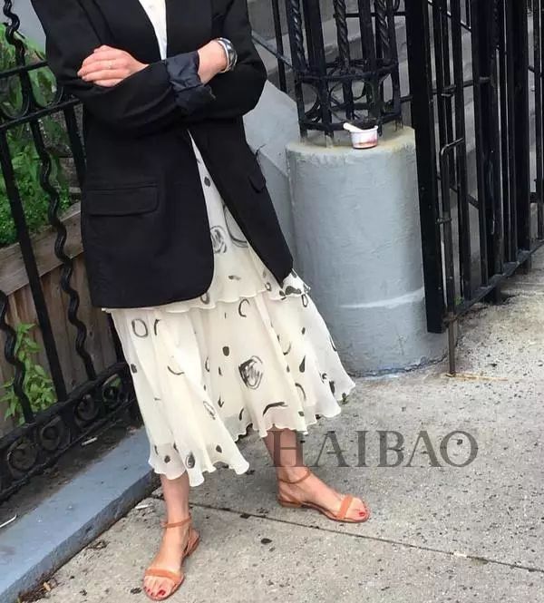 好奇| 热巴、关晓彤喜爱的凉鞋你都有…那这些高颜值的凉鞋你都知