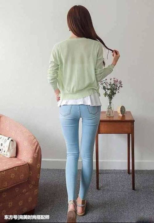 紧身裤丰富造型，显曼妙身材迷人好风姿，随性不乏大气