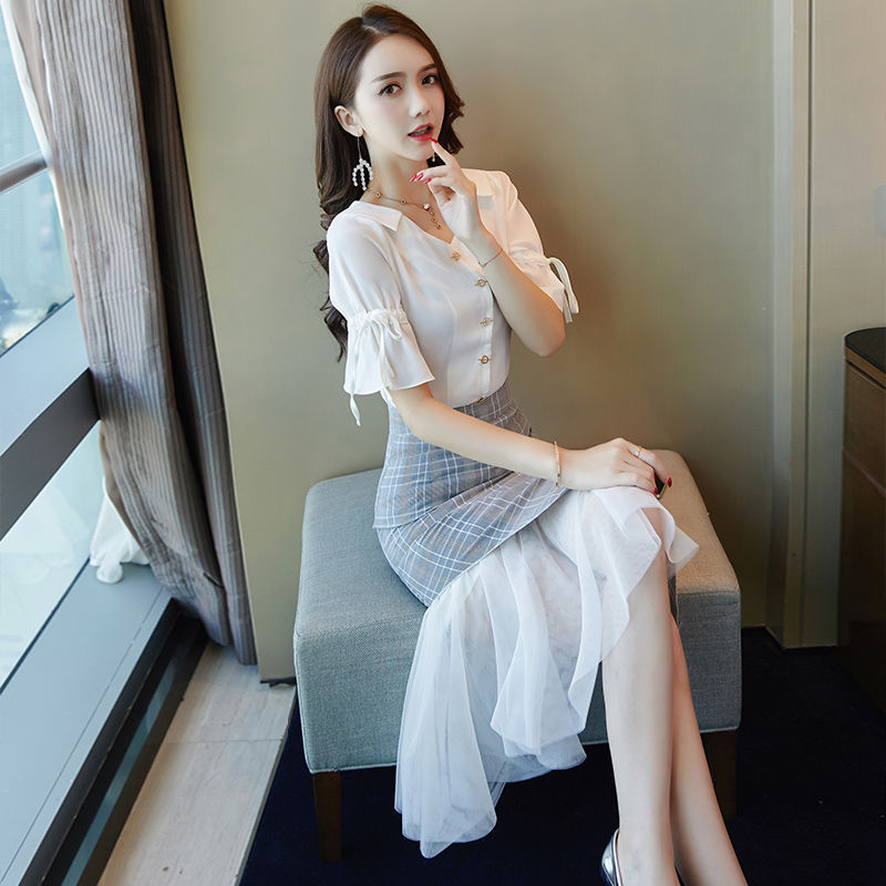 七夕节，准备约会的姑娘建议穿这种套装，搭配高跟鞋女人味十足