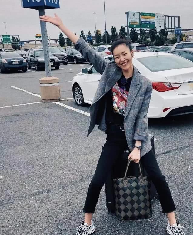  玛丽珍鞋：2020初夏鞋子的流行走向，跟紧趋势，别被潮流甩出好几条街