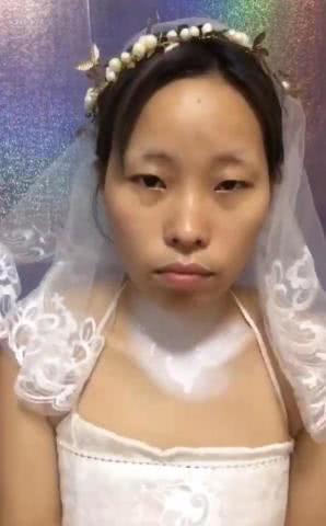 新娘坚持要自己化妆，画完如整容，网友：炸翻天的化妆术！