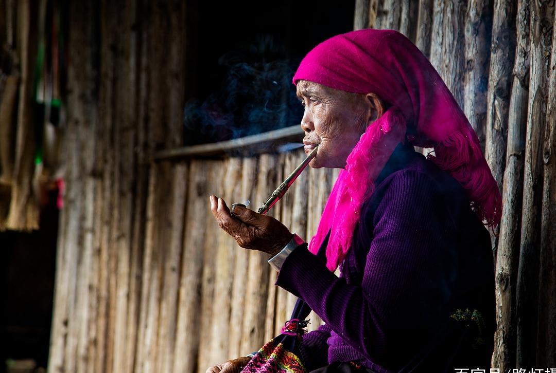 中国最后一个原始部落在云南，仅存不到300户人家
